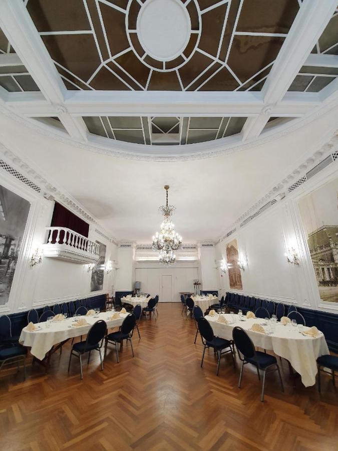 Le Grand Hotel Valenciennes Kültér fotó