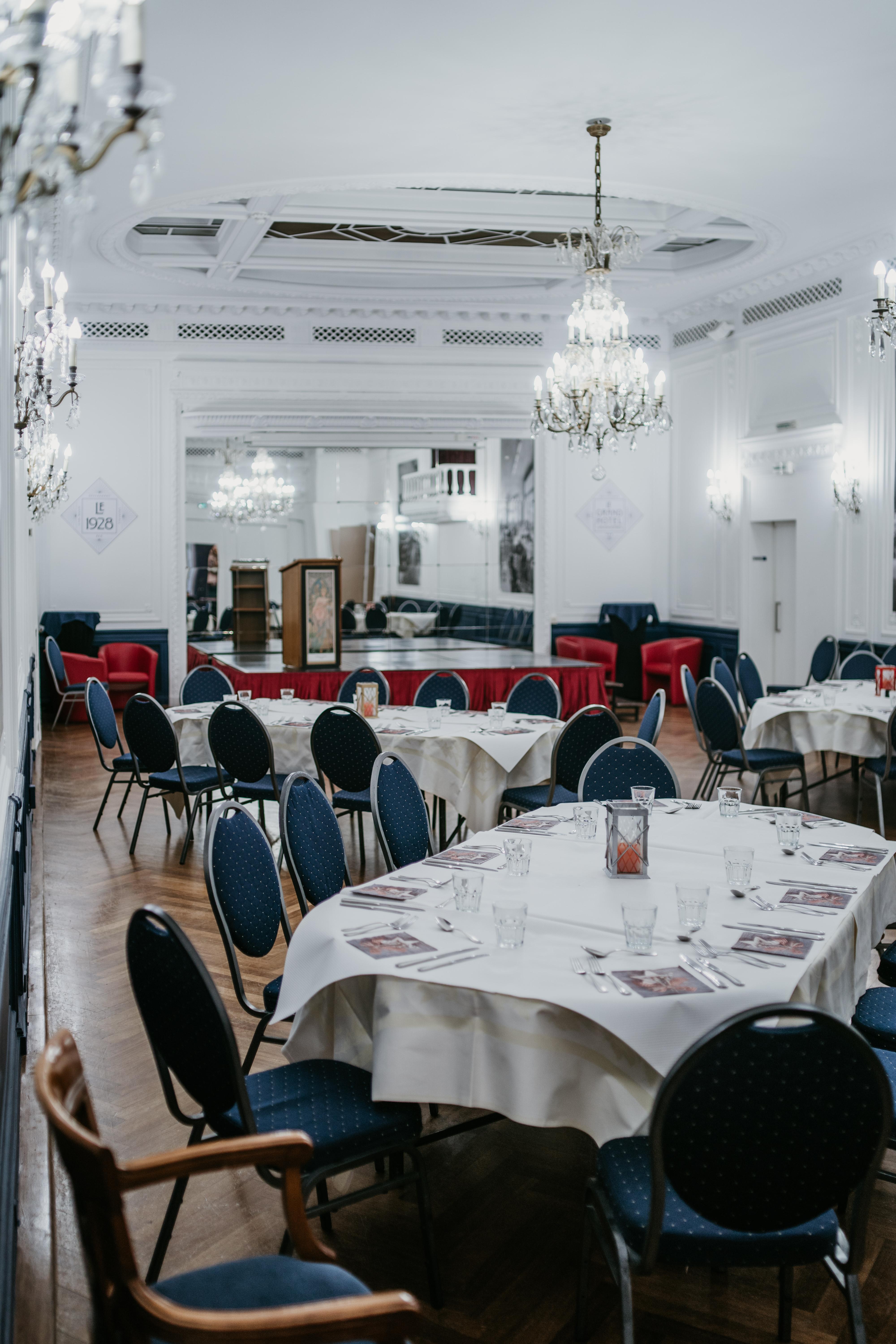 Le Grand Hotel Valenciennes Kültér fotó