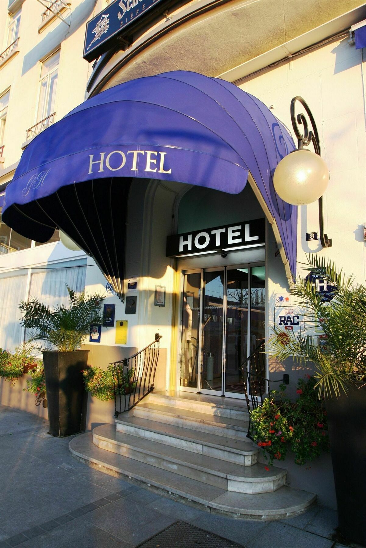 Le Grand Hotel Valenciennes Kültér fotó